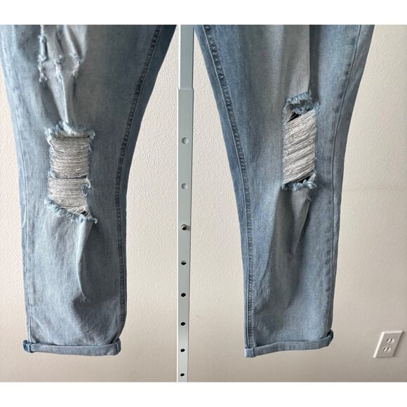 NWT Boyfriend Jeans 13 Light Wash Distressed Cropped Streetwear Festival Grunge - Picture 14 of 15